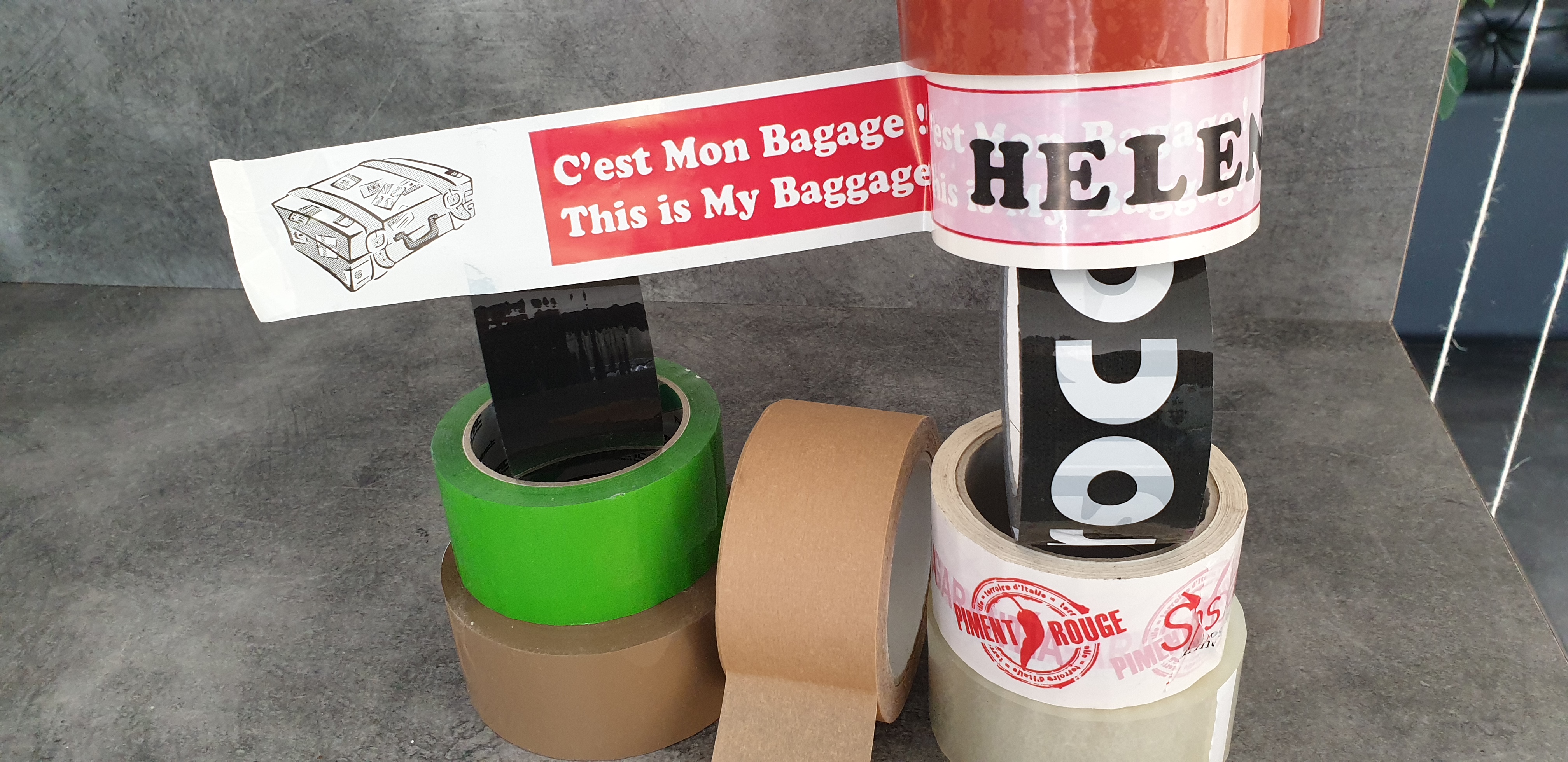 Rubans adhésifs neutre,coloré ou personnalisé de chez France Aadhésifs Imprimés.